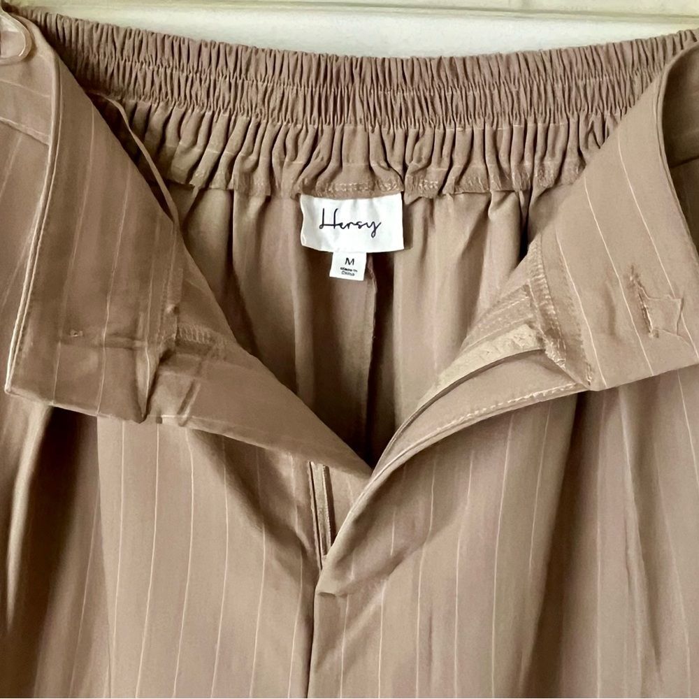Hersy Extra Wide-Leg, Pinstriped Dress Pant in Tan. Medium - Picture 3 of 3